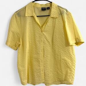 Vintage 2000s/90s 100% Cotton Pastel/Butter Yellow Button-Up Short Sleeve Top